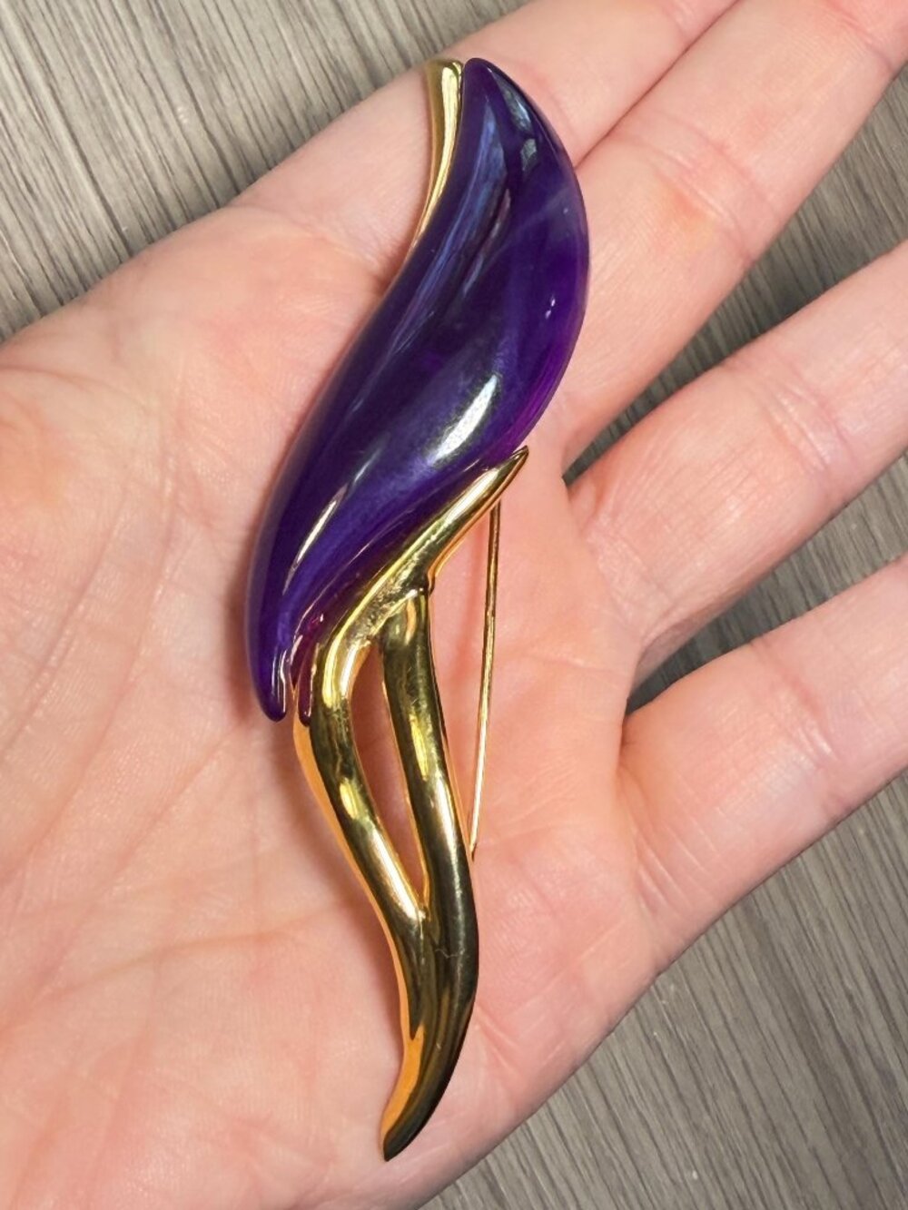 PARK LANE Vintage Purple Lucite Brooch Gold Tone Abstract Leaf Pin 4"